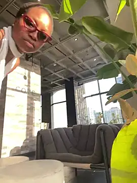 tia   fox online show from 02-09-26, 09:41