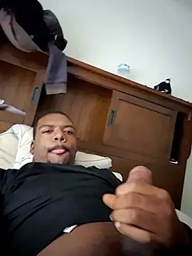 Snapshot of MrBigDickShow chatting on 11-19-25, 03:45 MrBigDickShow online show from 11-19-25, 03:45