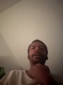 Snapshot of MrBigDickShow chatting on 03-21-26, 06:18 MrBigDickShow online show from 03-21-26, 06:18