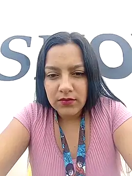 Snapshot of Sexy_Nayra_outdoors chatting on 10-20-25, 06:30 Sexy Nayra outdoors online show from 10-20-25, 06:30