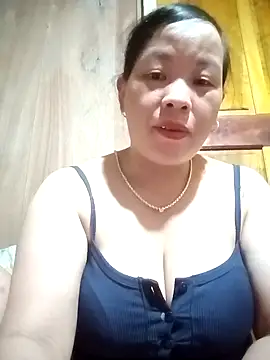 Snapshot of Ninhxuan20 chatting on 10-09-25, 10:57 Ninhxuan20 online show from 10-09-25, 10:57
