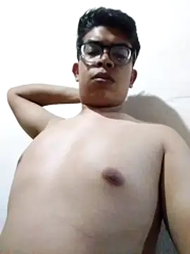 Snapshot of davidcaldera chatting on 05-09-26, 02:39 davidcaldera online show from 05-09-26, 02:39