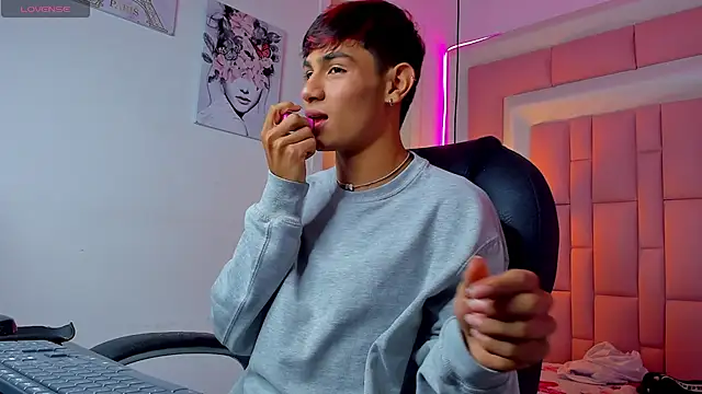 cherub  online show from 12-19-25, 04:08