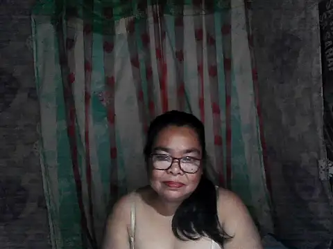 Snapshot of cris_tita chatting on 03-08-26, 02:32 cris tita online show from 03-08-26, 02:32