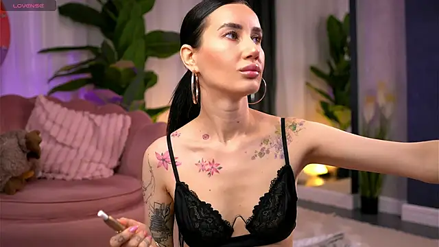 SerenaVelour online show from 11-13-25, 11:20