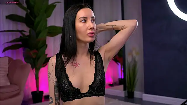 SerenaVelour online show from 11-17-25, 10:43