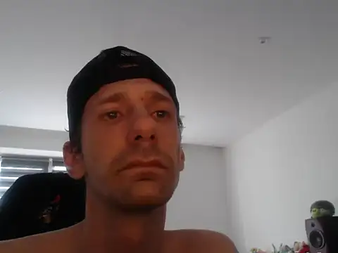 Snapshot of LoyalDoggie chatting on 07-17-26, 03:29 LoyalDoggie online show from 07-17-26, 03:29