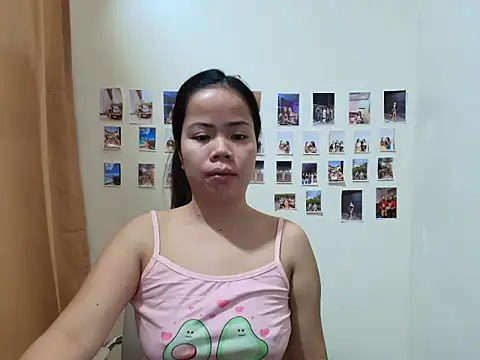 Snapshot of Hot_Athena99x chatting on 07-15-26, 02:33 Hot Athena99x online show from 07-15-26, 02:33