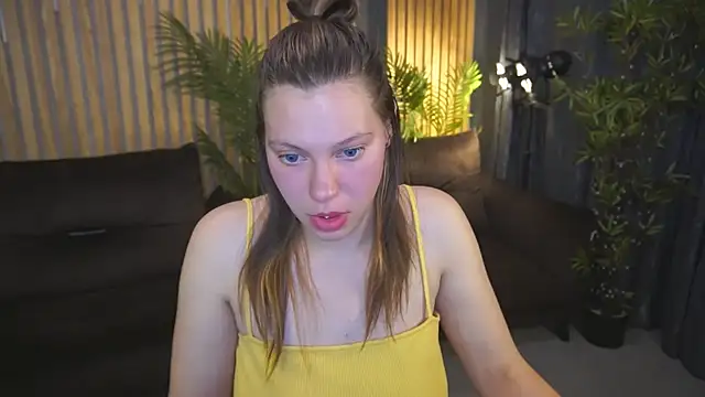 Snapshot of FuckMeDoll_ chatting on 10-02-25, 02:57 FuckMeDoll online show from 10-02-25, 02:57