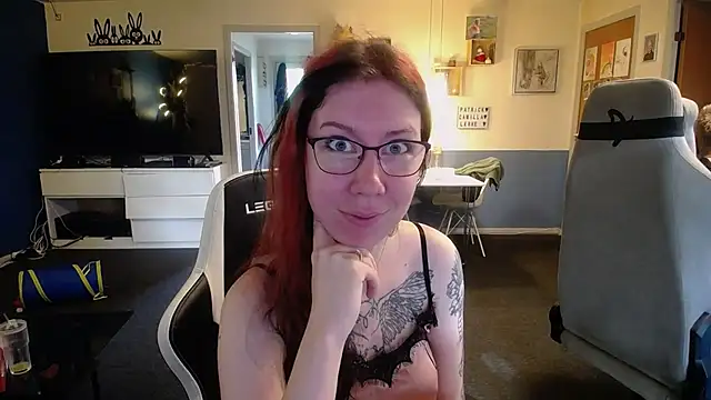 TattooedGirls online show from 10-31-25, 10:49