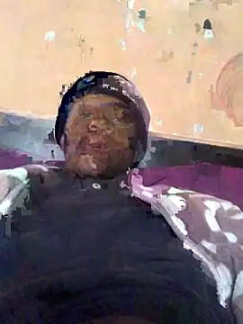 Snapshot of Awelarn chatting on 10-18-25, 05:54 Awelarn online show from 10-18-25, 05:54