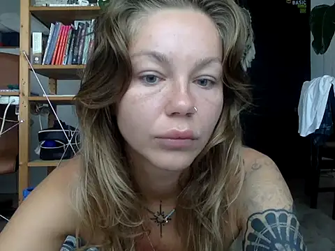 MiraLuna online show from 09-30-25, 07:57