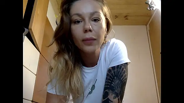 MiraLuna online show from 10-21-25, 11:55