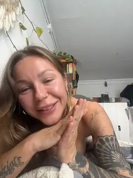 MiraLuna online show from 11-06-25, 12:06