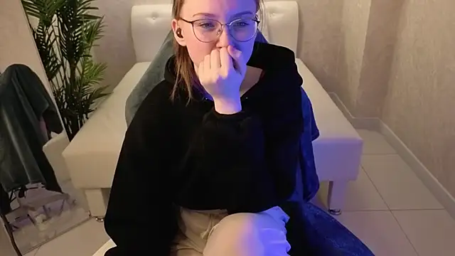 SirenaBlessing online show from 12-22-25, 01:19