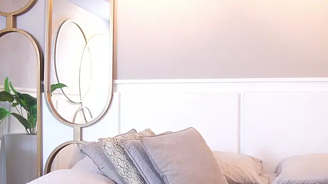 Snapshot of Roxy_Vega chatting on 10-08-25, 12:14 Roxy Vega online show from 10-08-25, 12:14