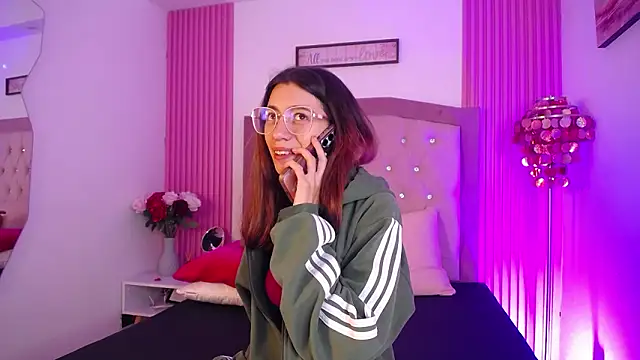 MarinetteLux online show from 03-10-26, 05:29