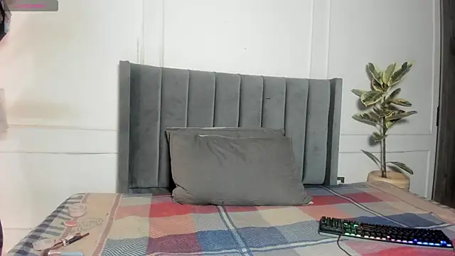 luxuryheaven 8 online show from 12-17-25, 09:21