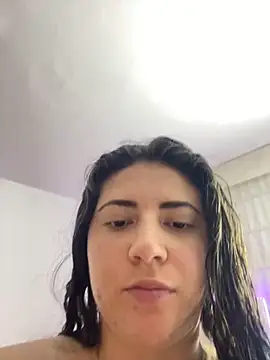 Snapshot of saraaa__ chatting on 10-28-25, 03:21 saraaa   online show from 10-28-25, 03:21