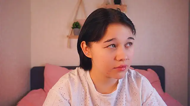 EviaVanveen online show from 11-26-25, 07:42