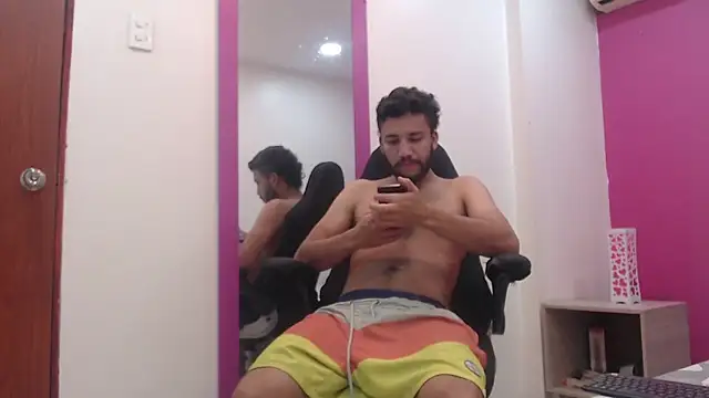 Juan FelipeX01 online show from 11-08-25, 04:40