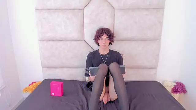 Scaarlett 22  online show from 10-30-25, 06:08