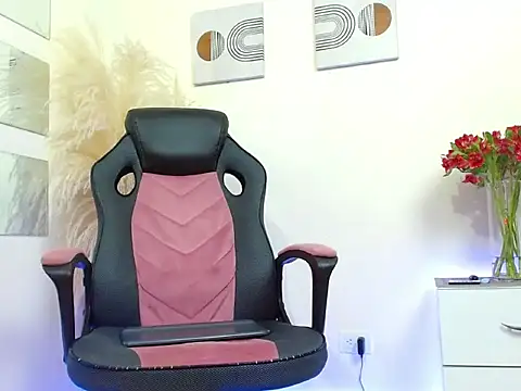 mathewv  online show from 10-31-25, 01:39