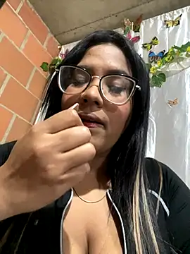 Snapshot of Mery_Sexx chatting on 10-13-25, 03:39 Mery Sexx online show from 10-13-25, 03:39