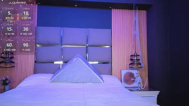 Emily Roberts9 online show from 11-14-25, 11:31