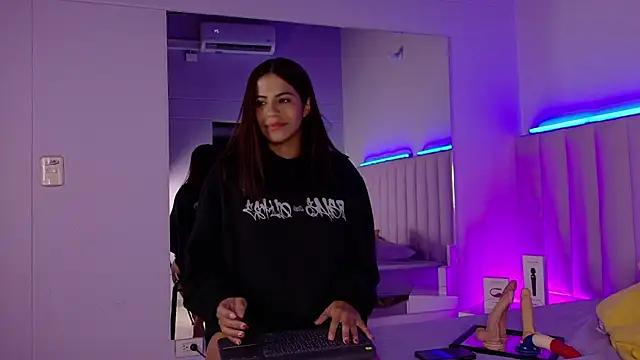 IamEvaGate online show from 10-26-25, 04:40