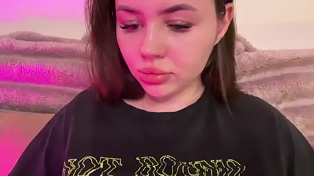 AlmaryKim online show from 05-18-26, 07:31