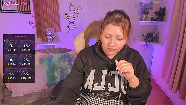EvelynVega0 online show from 07-05-26, 02:40