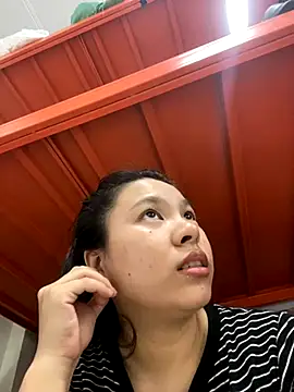 Hanieee01 online show from 10-13-25, 05:51