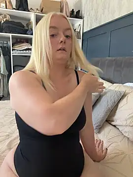 lusciouslylou online show from 08-05-26, 10:51