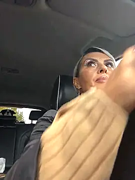 KirraWhite online show from 10-26-25, 06:52