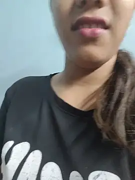 Unique girls90 online show from 05-26-26, 01:40