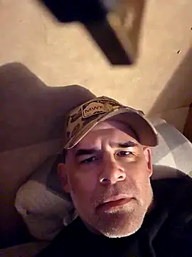 Snapshot of DeeBestEver chatting on 04-16-26, 11:33 DeeBestEver online show from 04-16-26, 11:33