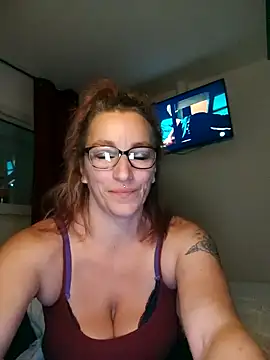 Fifi83Bell online show from 12-15-25, 04:33