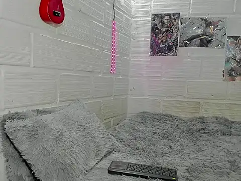 Snapshot of Daniell_007 chatting on 10-16-25, 07:48 Daniell 007 online show from 10-16-25, 07:48