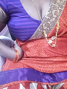 Snapshot of Tamil_Ammani chatting on 04-25-26, 11:02 Tamil Ammani online show from 04-25-26, 11:02