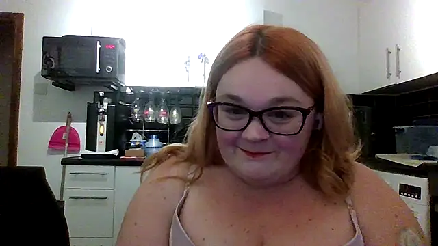 Snapshot of Curvy-AmyX chatting on 10-14-25, 08:20 Curvy-AmyX online show from 10-14-25, 08:20