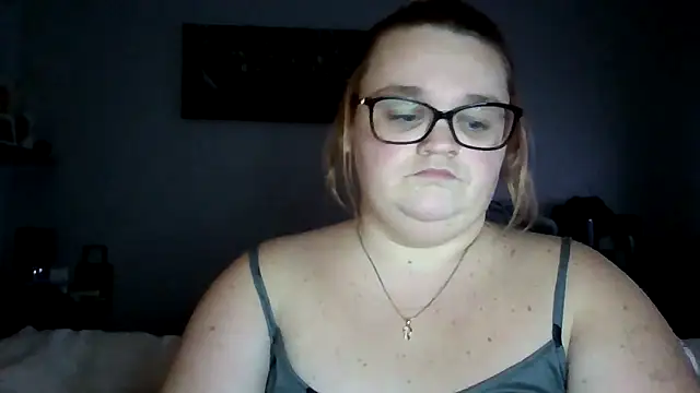 Snapshot of Curvy-AmyX chatting on 10-20-25, 07:47 Curvy-AmyX online show from 10-20-25, 07:47