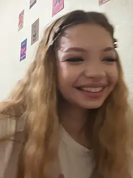  Siennaaa  online show from 10-11-25, 09:02