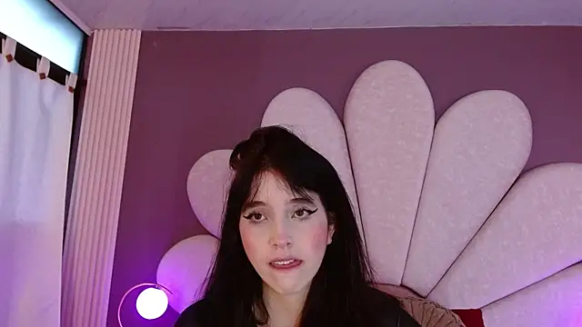MeganR  online show from 05-04-26, 11:17