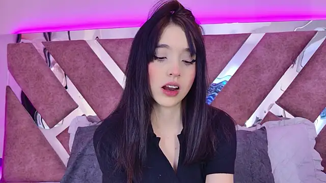MeganR  online show from 06-27-26, 03:22