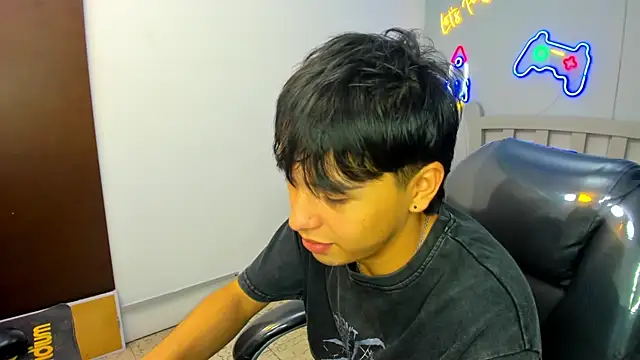 StiwenTwink online show from 10-17-25, 03:14