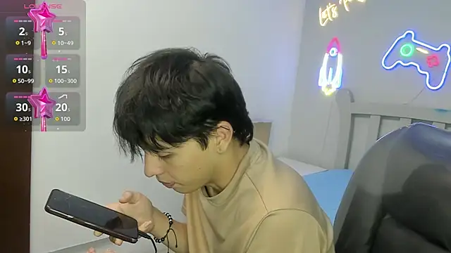 StiwenTwink online show from 12-19-25, 11:45