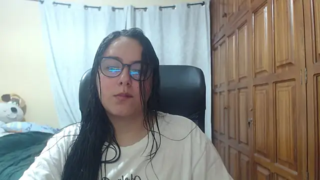 Venus cat  online show from 04-12-26, 01:43