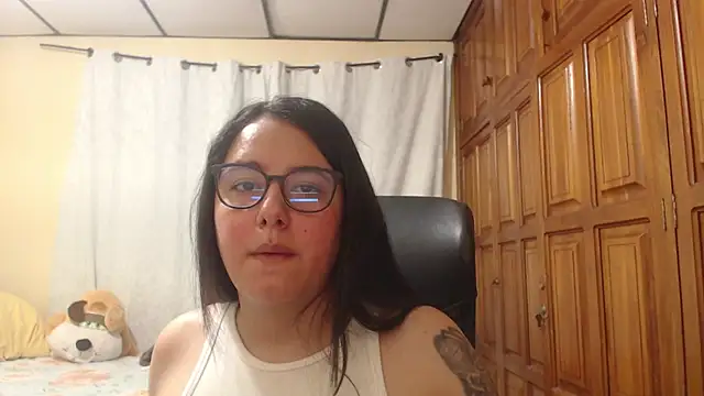 Venus cat  online show from 05-17-26, 02:20