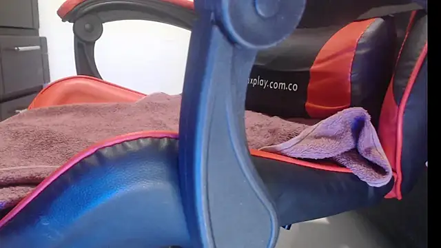 Snapshot of emily_sexxx chatting on 11-22-25, 07:51 emily sexxx online show from 11-22-25, 07:51